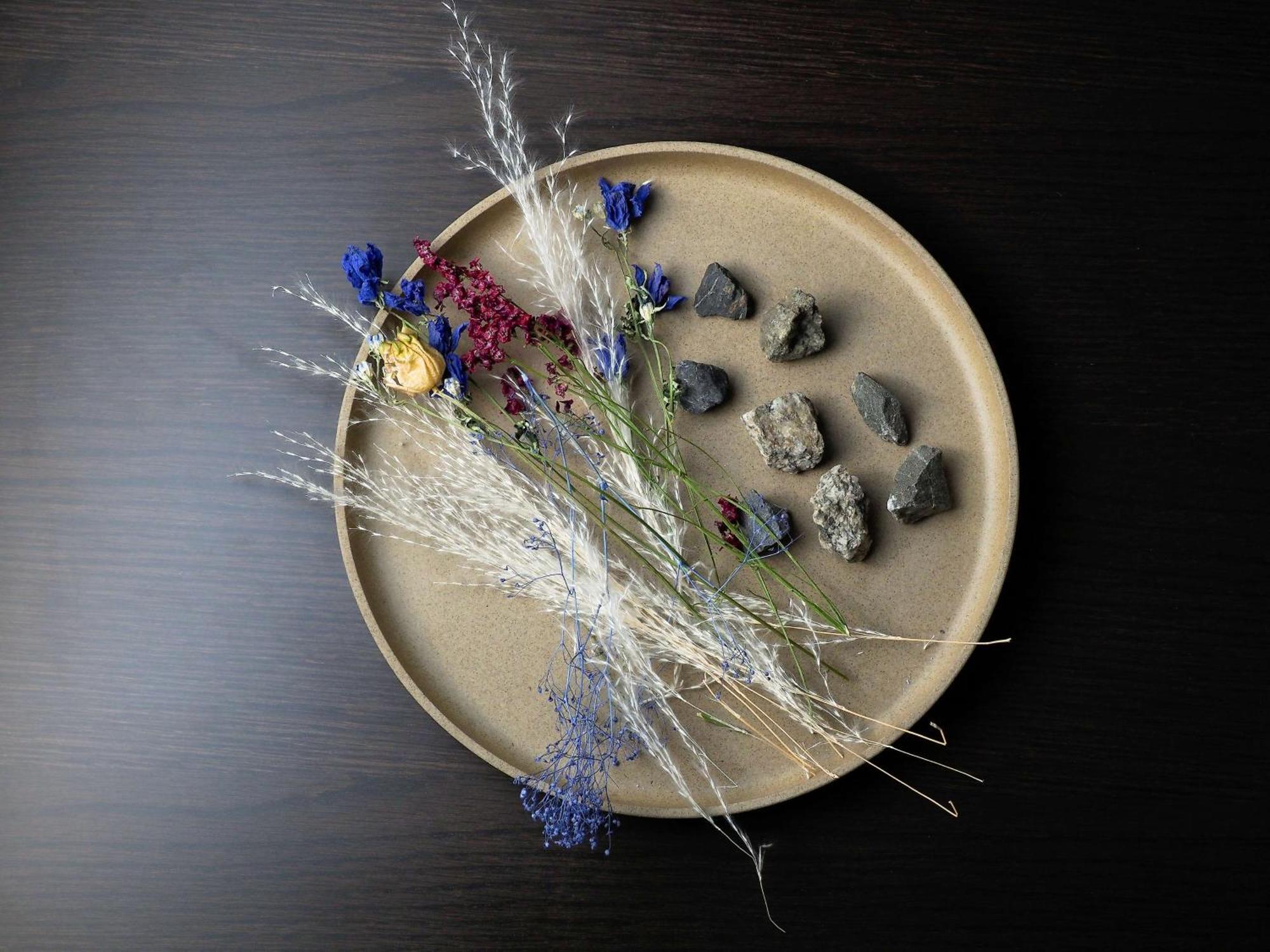 Hotel Dhawa Yura Kyoto - Banyan Group Exteriér fotografie A plate of dried flowers