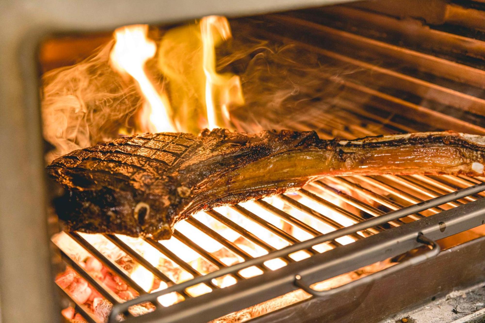 Hotel Dhawa Yura Kyoto - Banyan Group Exteriér fotografie A steak being grilled